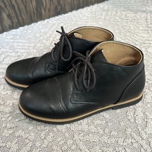 Perry Ellis Boys size 4 dress shoes